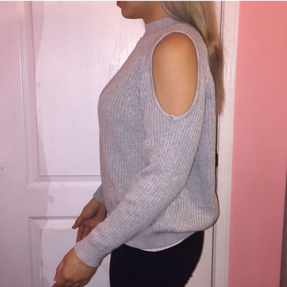 Divided H&M ribbed Lg open shoulder,cableknit sweater